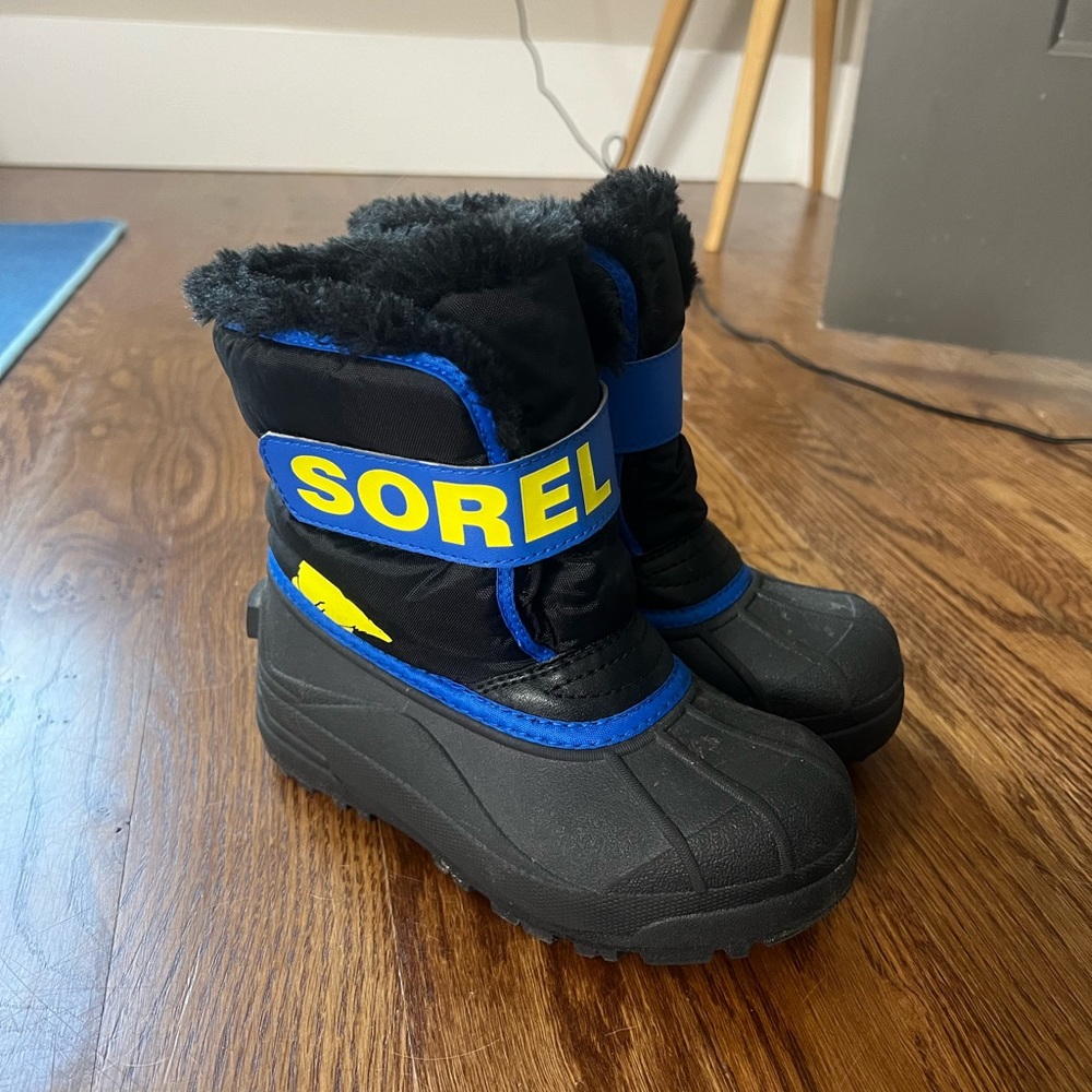 Sorel kids winter boots. Size 13